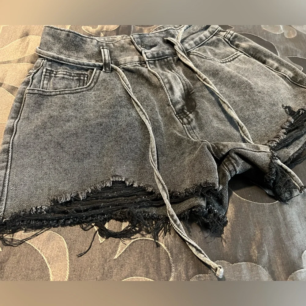 Denim Blvd Los Angeles Women’s Faded Black Denim High Waist Shorts Tie Belt SM